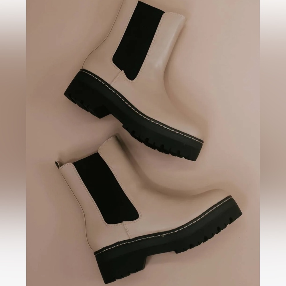 Chelsea Lug boot sz 8  New!